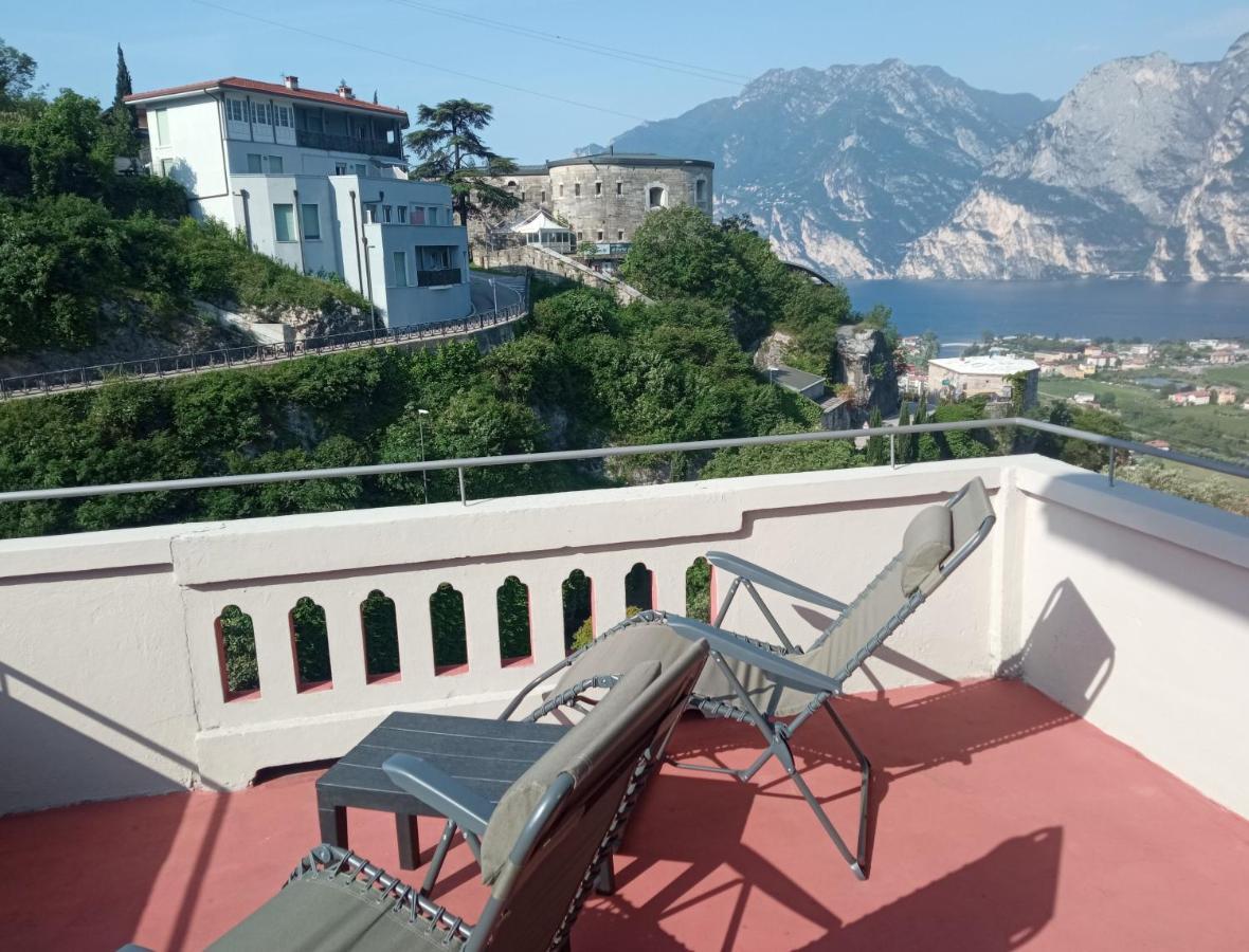 Garden Belvedere B&B Торболе Экстерьер фото