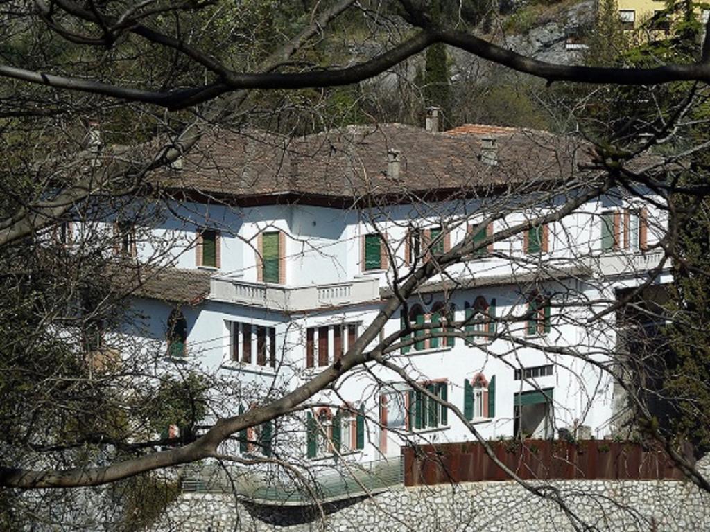 Garden Belvedere B&B Торболе Экстерьер фото