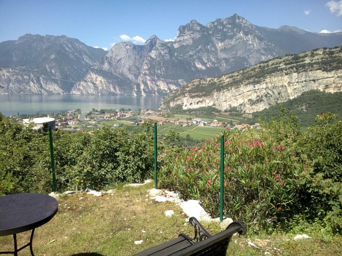Garden Belvedere B&B Торболе Экстерьер фото