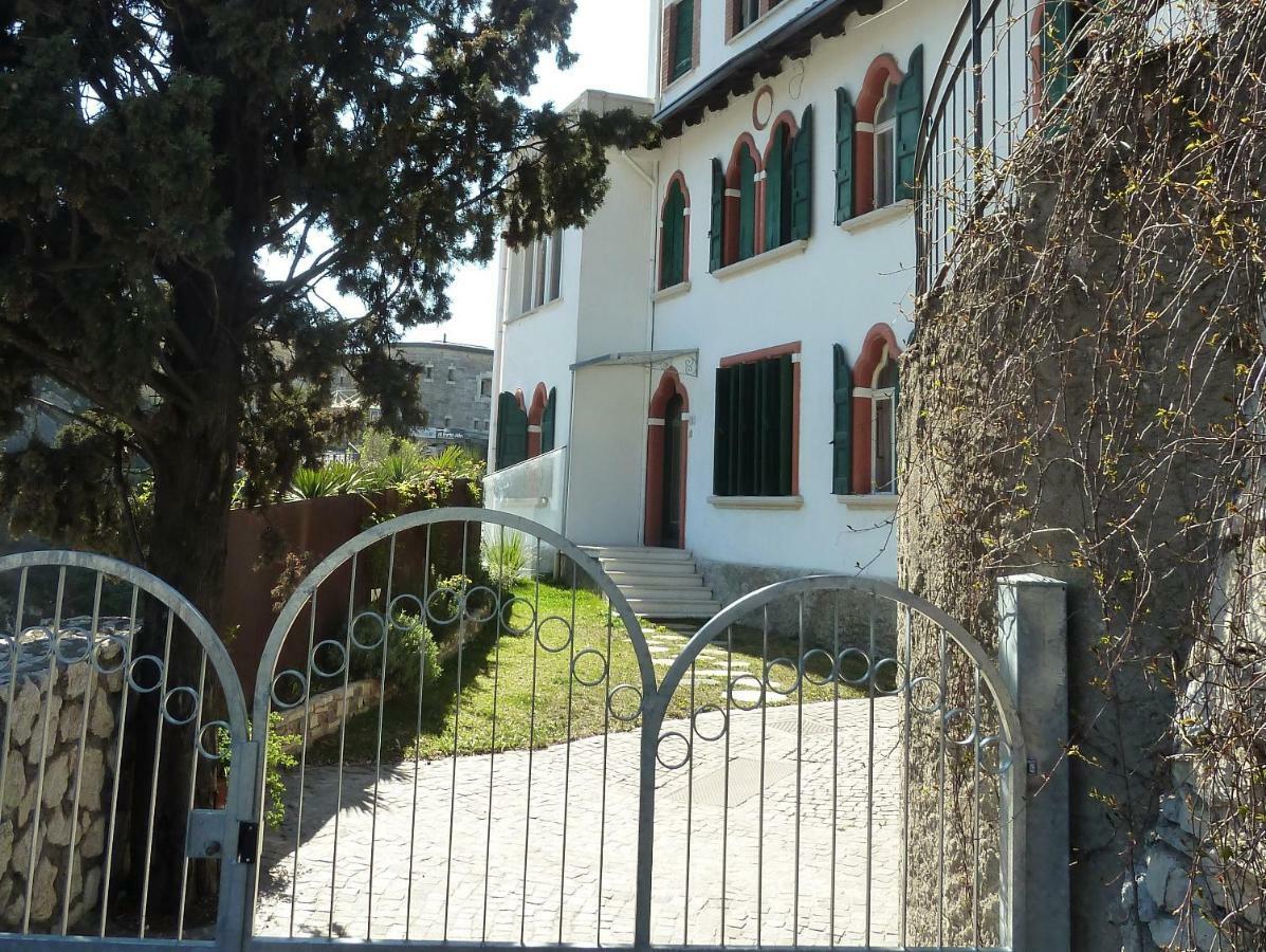 Garden Belvedere B&B Торболе Экстерьер фото