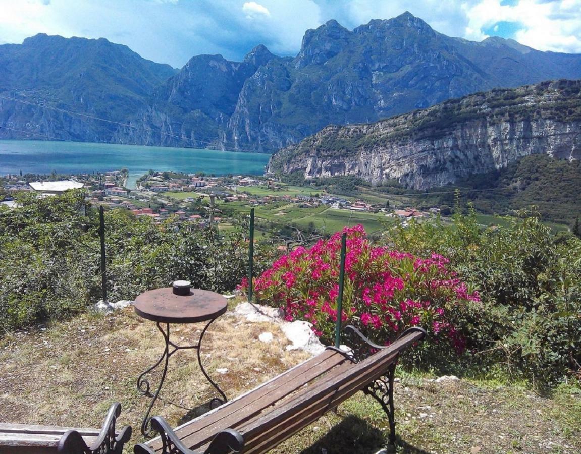 Garden Belvedere B&B Торболе Экстерьер фото